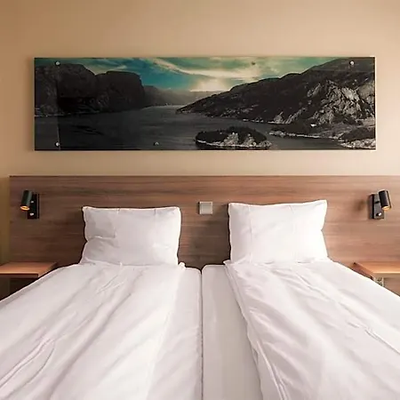 Otel Scandic Stavanger Airport 4*